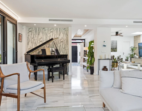 RENOVATED VILLA WITH EXCEPTIONAL OUTDOOR LIVING IN ATALAYA ISDABE
