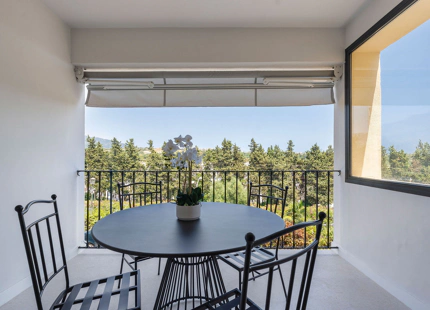MODERN FRONTLINE GOLF TOWNHOUSE IN NUEVA ANDALUCÍA