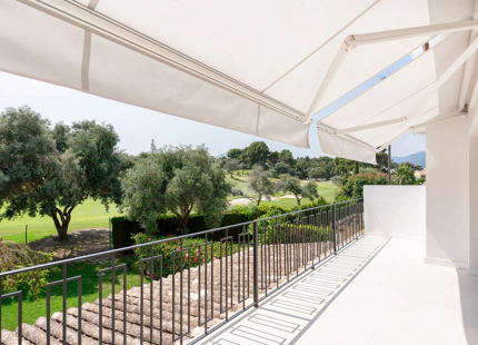 MODERN FRONTLINE GOLF TOWNHOUSE IN NUEVA ANDALUCÍA