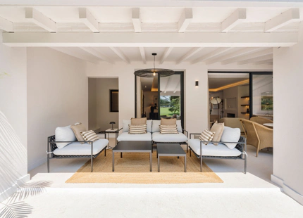 MODERN FRONTLINE GOLF TOWNHOUSE IN NUEVA ANDALUCÍA