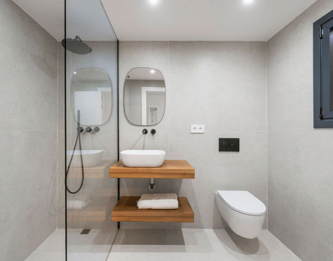 MODERN FRONTLINE GOLF TOWNHOUSE IN NUEVA ANDALUCÍA