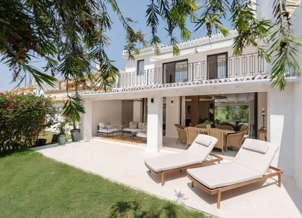 MODERN FRONTLINE GOLF TOWNHOUSE IN NUEVA ANDALUCÍA