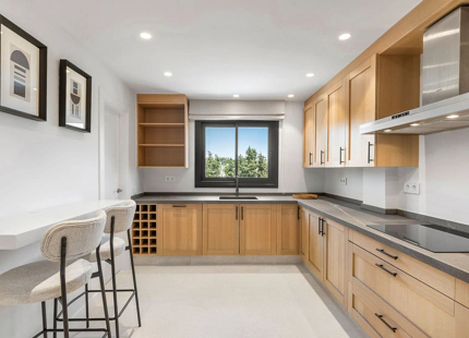 MODERN FRONTLINE GOLF TOWNHOUSE IN NUEVA ANDALUCÍA