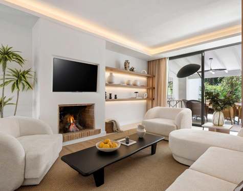 MODERN FRONTLINE GOLF TOWNHOUSE IN NUEVA ANDALUCÍA