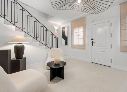 MODERN FRONTLINE GOLF TOWNHOUSE IN NUEVA ANDALUCÍA