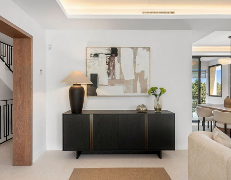 MODERN FRONTLINE GOLF TOWNHOUSE IN NUEVA ANDALUCÍA