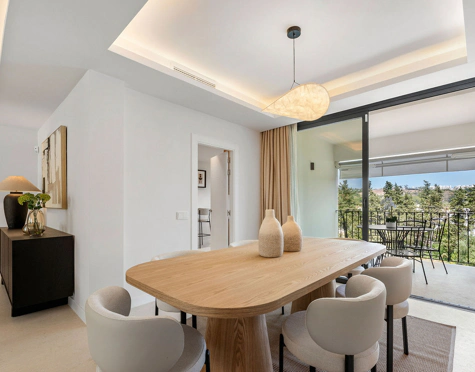 MODERN FRONTLINE GOLF TOWNHOUSE IN NUEVA ANDALUCÍA