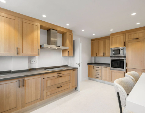 MODERN FRONTLINE GOLF TOWNHOUSE IN NUEVA ANDALUCÍA