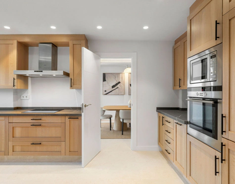 MODERN FRONTLINE GOLF TOWNHOUSE IN NUEVA ANDALUCÍA