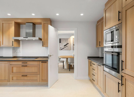 MODERN FRONTLINE GOLF TOWNHOUSE IN NUEVA ANDALUCÍA