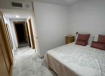 Three-bedroom apartment with terrace in Tembo, Puerto Banús.