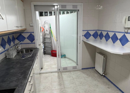 Three-bedroom apartment with terrace in Tembo, Puerto Banús.