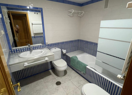 Three-bedroom apartment with terrace in Tembo, Puerto Banús.