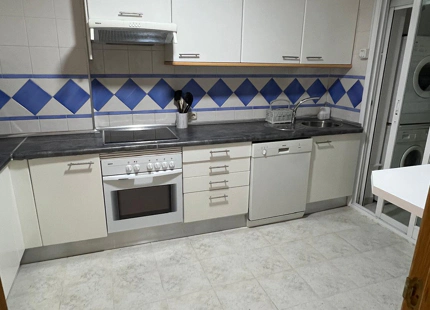 Three-bedroom apartment with terrace in Tembo, Puerto Banús.