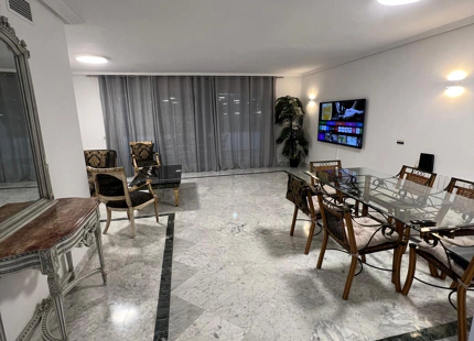Three-bedroom apartment with terrace in Tembo, Puerto Banús.