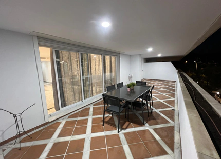 Three-bedroom apartment with terrace in Tembo, Puerto Banús.