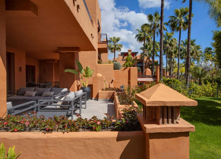 LUXURY RENOVATED GROUND FLOOR APARTMENT IN PUERTO BANÚS