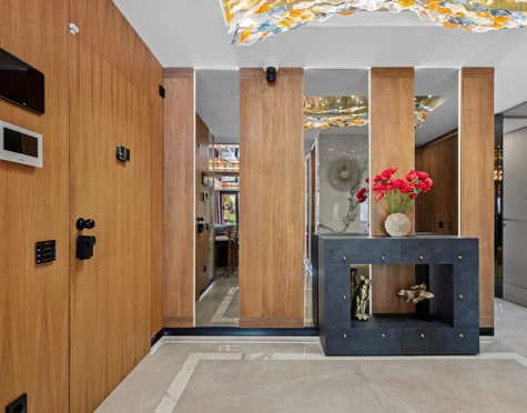LUXURY RENOVATED GROUND FLOOR APARTMENT IN PUERTO BANÚS