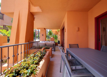 LUXURY RENOVATED GROUND FLOOR APARTMENT IN PUERTO BANÚS