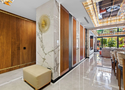 LUXURY RENOVATED GROUND FLOOR APARTMENT IN PUERTO BANÚS
