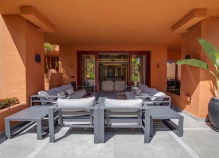 LUXURY RENOVATED GROUND FLOOR APARTMENT IN PUERTO BANÚS
