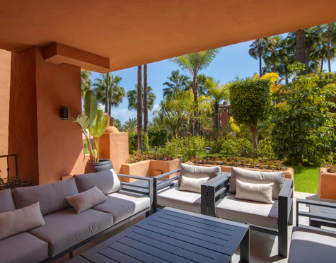 LUXURY RENOVATED GROUND FLOOR APARTMENT IN PUERTO BANÚS