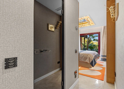 LUXURY RENOVATED GROUND FLOOR APARTMENT IN PUERTO BANÚS
