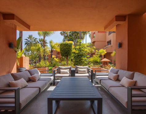 LUXURY RENOVATED GROUND FLOOR APARTMENT IN PUERTO BANÚS