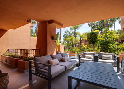 LUXURY RENOVATED GROUND FLOOR APARTMENT IN PUERTO BANÚS