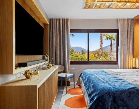 LUXURY RENOVATED GROUND FLOOR APARTMENT IN PUERTO BANÚS