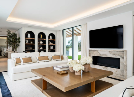 LUXURY CONTEMPORARY VILLA IN NUEVA ANDALUCÍA
