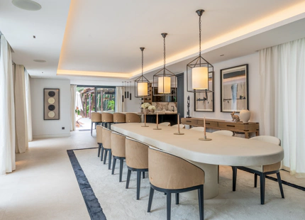 LUXURY CONTEMPORARY VILLA IN NUEVA ANDALUCÍA