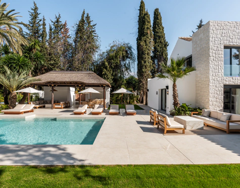 Villa en venta en Nueva Andalucia, Marbella