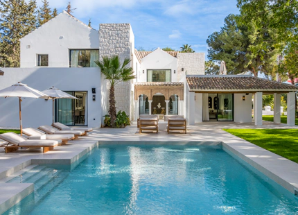 LUXURY CONTEMPORARY VILLA IN NUEVA ANDALUCÍA