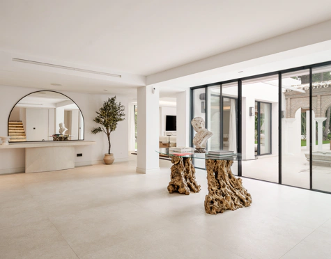 Villa en venta en Nueva Andalucia, Marbella
