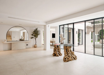 LUXURY CONTEMPORARY VILLA IN NUEVA ANDALUCÍA