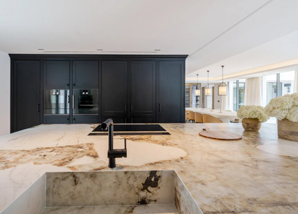 LUXURY CONTEMPORARY VILLA IN NUEVA ANDALUCÍA