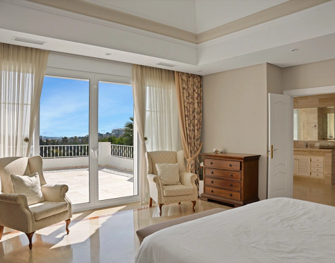 Villa for sale in Nueva Andalucia, Marbella