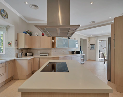 Villa for sale in Nueva Andalucia, Marbella