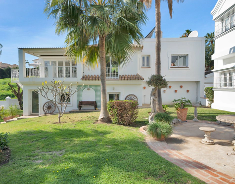 Villa for sale in Nueva Andalucia, Marbella