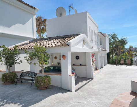 Villa for sale in Nueva Andalucia, Marbella
