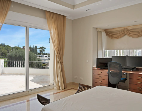 Villa for sale in Nueva Andalucia, Marbella