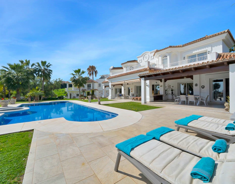 Villa for sale in Nueva Andalucia, Marbella