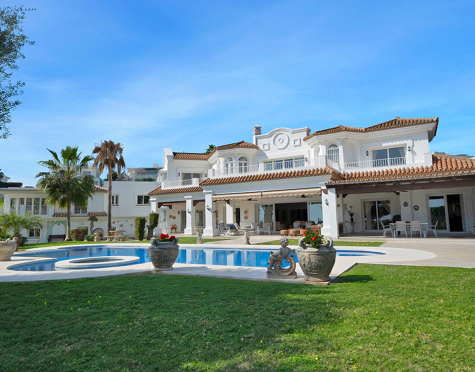 Villa for sale in Nueva Andalucia, Marbella