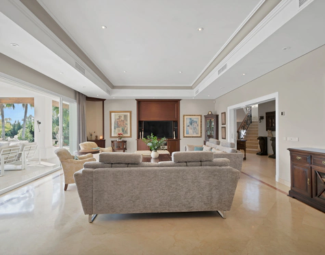 Villa for sale in Nueva Andalucia, Marbella