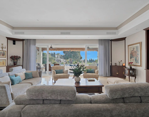 Villa for sale in Nueva Andalucia, Marbella