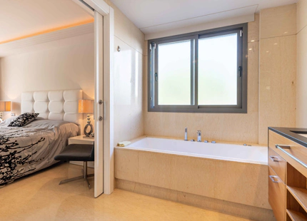 MODERN LUXURY GROUND FLOOR APARTMENT IN BENAHAVÍS