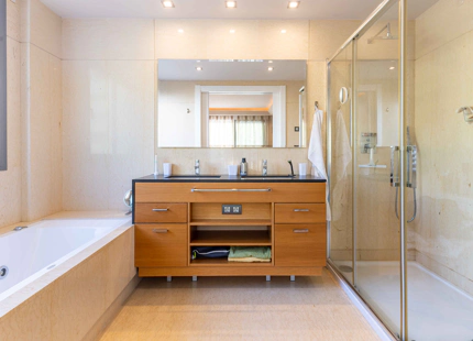MODERN LUXURY GROUND FLOOR APARTMENT IN BENAHAVÍS