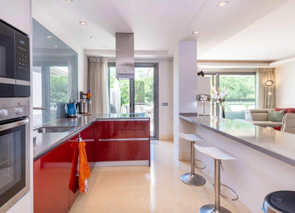 MODERN LUXURY GROUND FLOOR APARTMENT IN BENAHAVÍS