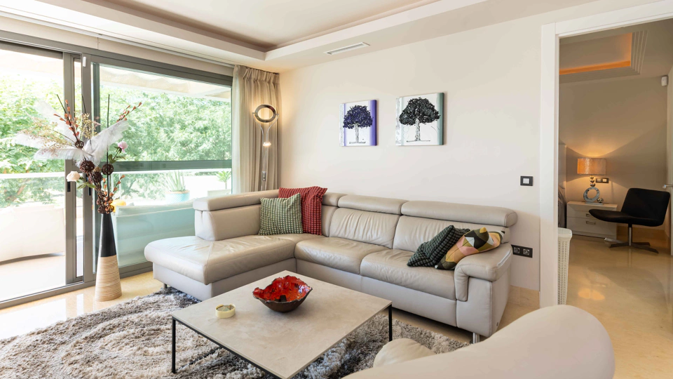 Apartment for sale in Benahavis